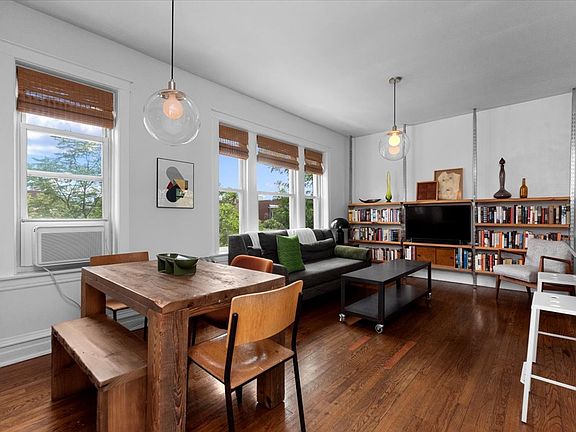 2nd image of 4862 N Ashland Ave APT 3E