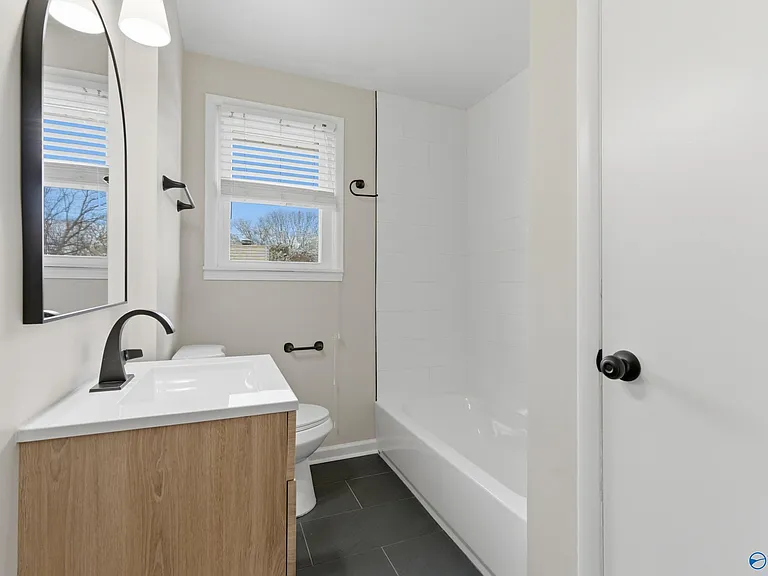 400 Harolds Dr NW — Photo 10