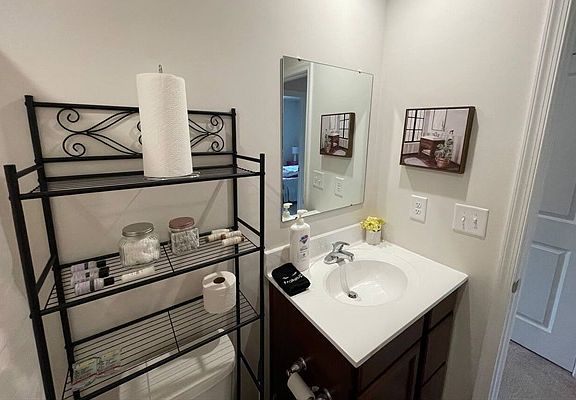5th image of 105 Fernside Ct #105