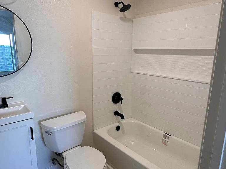 579-3 Casselman St #2 — Photo 8