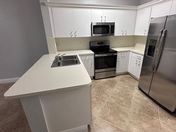 4th image of 7914 Catalina Cir #7914R