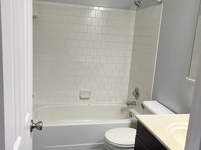 5509 Woodlawn Manor Ct — Photo 6