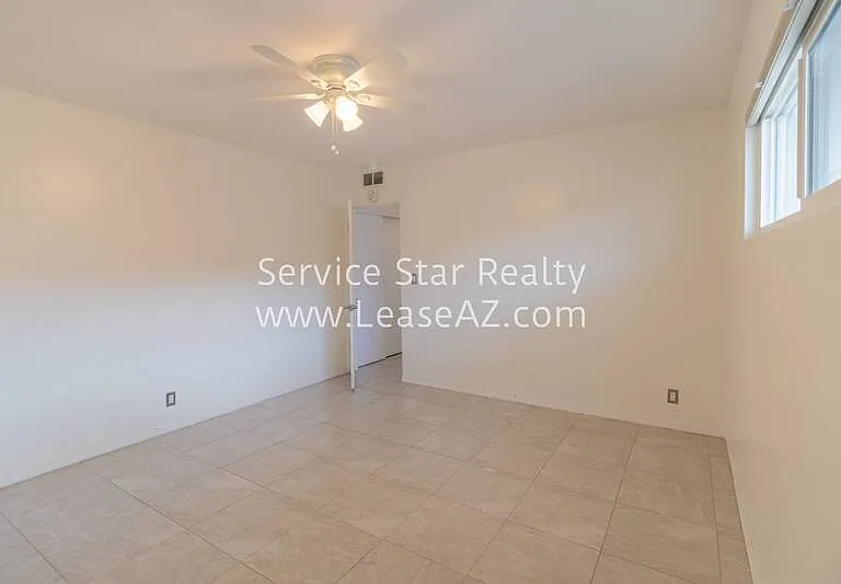 102 W Maryland Ave #D2 — Photo 6