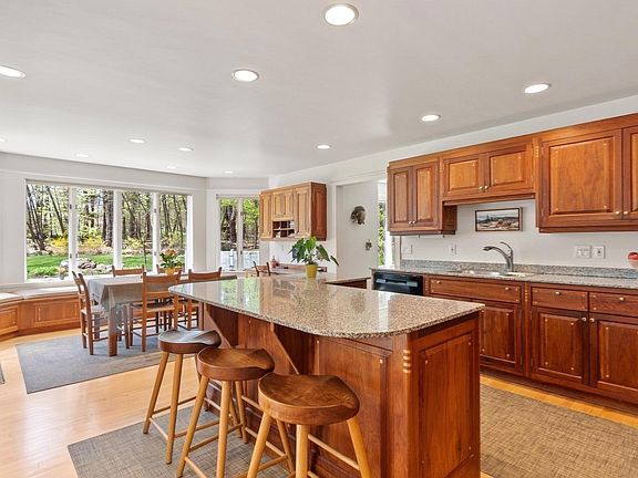 3rd image of 117 Ayer Rd