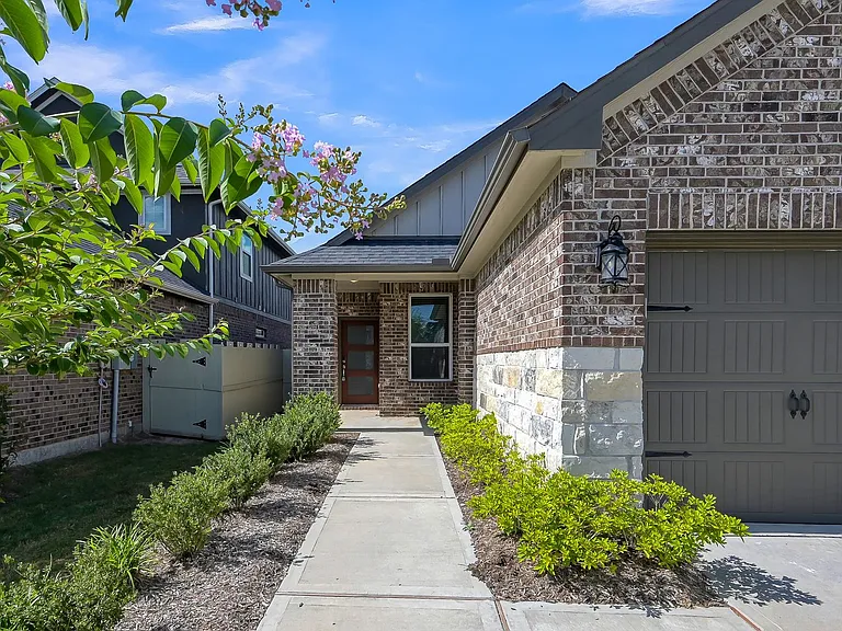 9522 Sugar Berry Dr — Photo 4