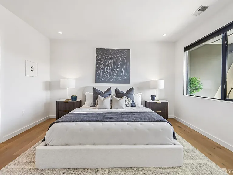 Master Bedroom (upper level)