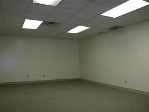 5th image of 128 Eisenhour Ct