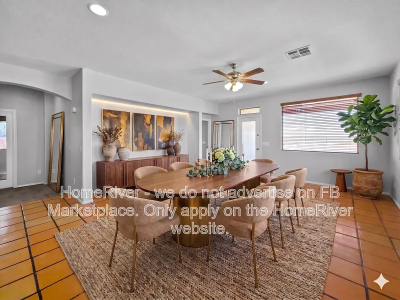 3 bed, 2.0 bath, 1802 sqft, $2,145 — Photo 3