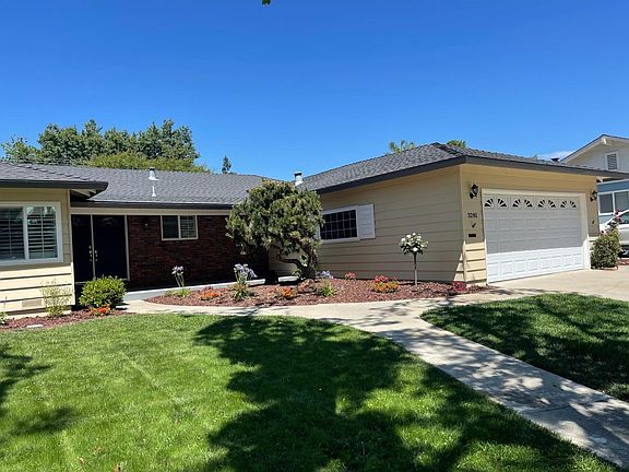 2nd image of 3281 Oxford Ln
