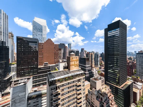 138 East 50th Street image 1 of 18