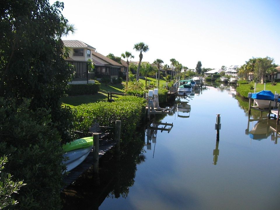 Waterfront/dock