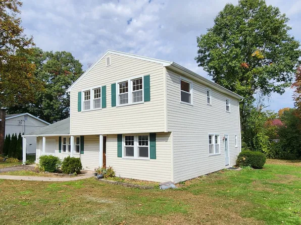 141 Flower Drive, Hamden, CT 06518