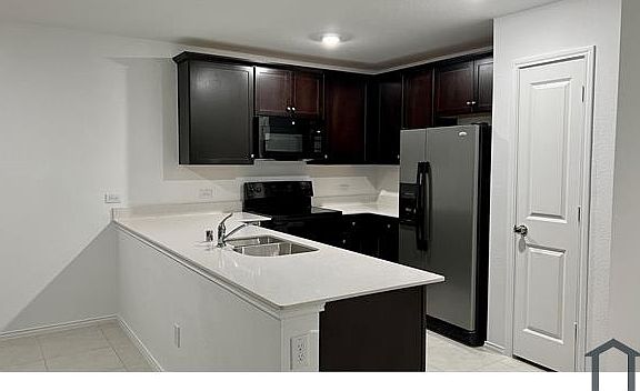 4th image of 224 Jasmine Dr