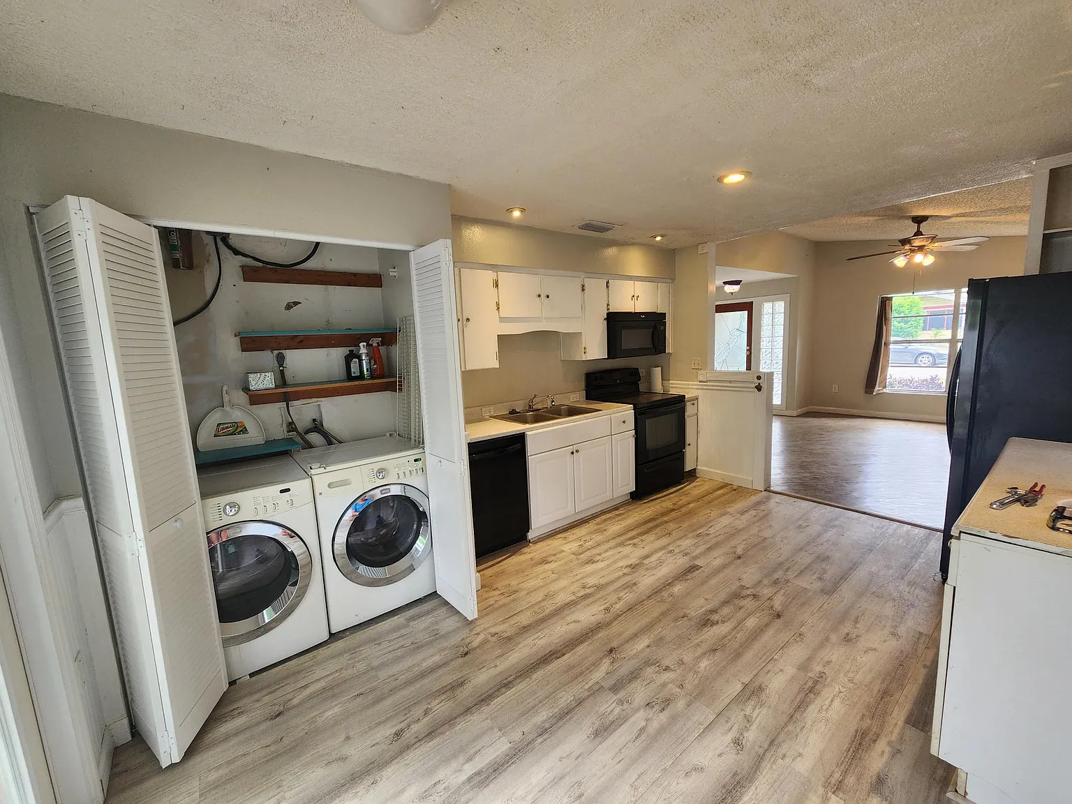 3 bed, 1009 sqft, $2,250 — Photo 3