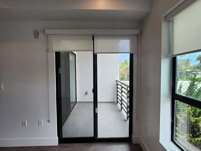 4227 McLaughlin Ave #303 — Photo 9