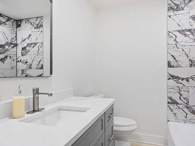 521 Briaroaks Ct — Photo 9
