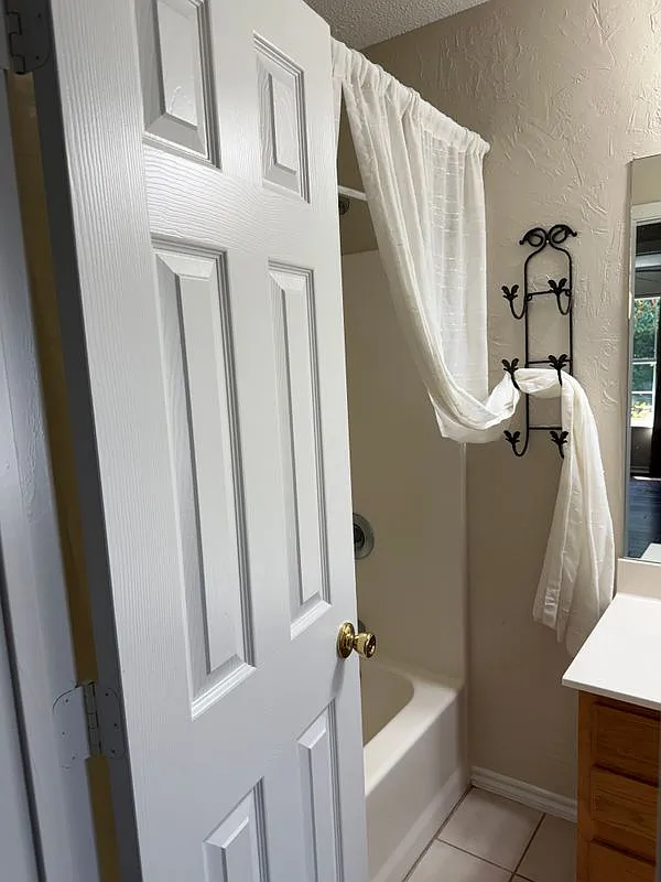 3 bed, 2.0 bath, 1500 sqft, $2,000 — Photo 3