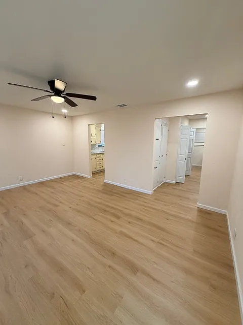 2 bed, 950 sqft, $2,100 — Photo 2