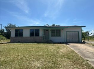 836 Hamilton St, Sinton, TX 78387