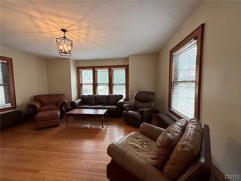 936 Lancaster Ave — Photo 6