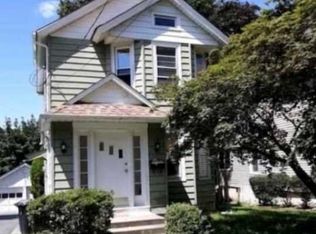 18 Maple Ave, Waldwick, NJ 07463