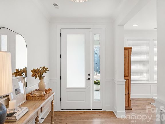 4th image of 4053 Charlton Rd