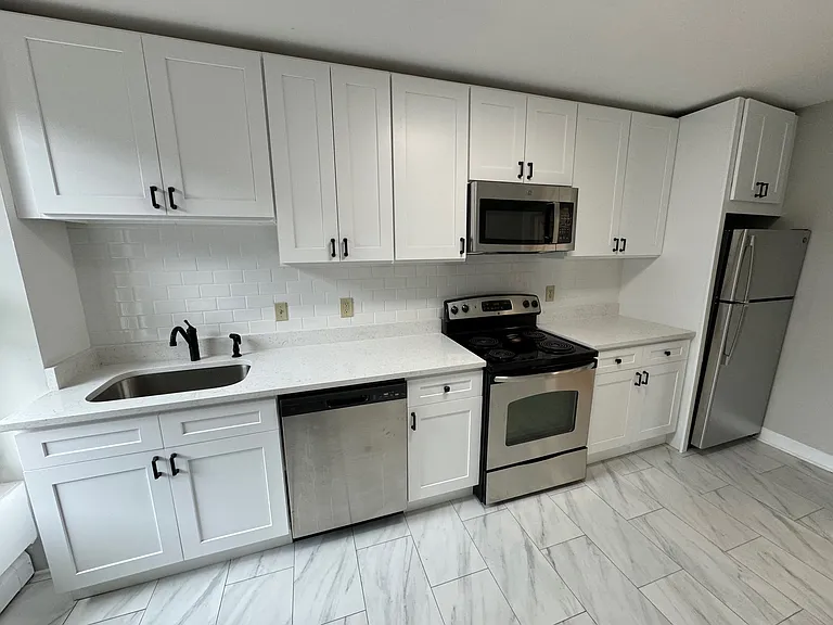 7 Trumbull St #3 — Photo 5