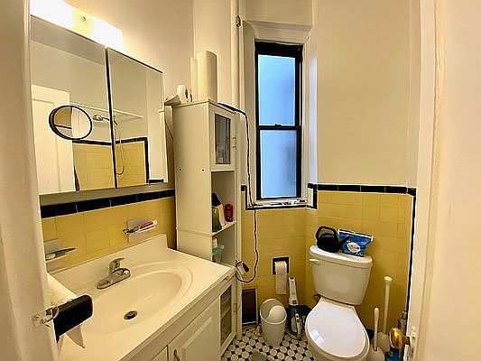 3rd image of 51 7th Ave S APT 5E