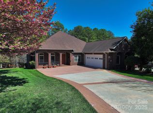 5342 Beacon Ridge Dr, Granite Falls, NC 28630