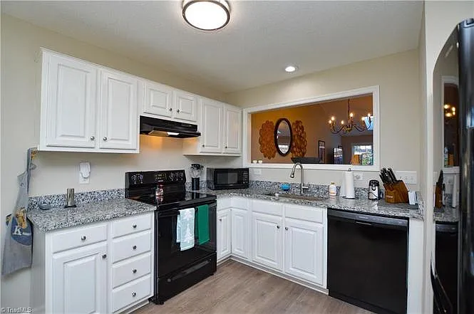 4410 Single Tree Ln — Photo 13
