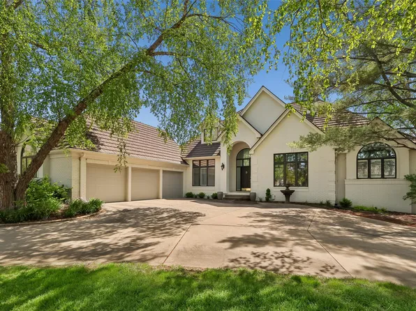 5548 Glen Oaks Point, West Des Moines, IA 50266