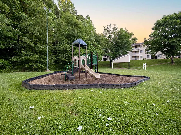 Sugar Creek Apartments — Photo 17
