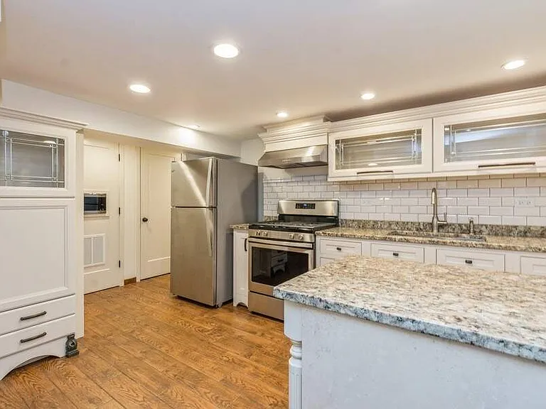 6123 N Moody Ave #G — Photo 5