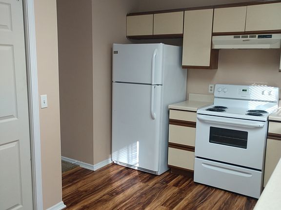 3rd image of 1819 Summerhaven Ave APT 3