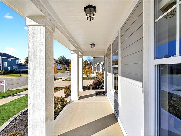 4th image of 1636 Birchfield Dr