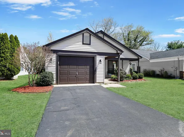 89 Buckingham Dr, Southampton, NJ 08088