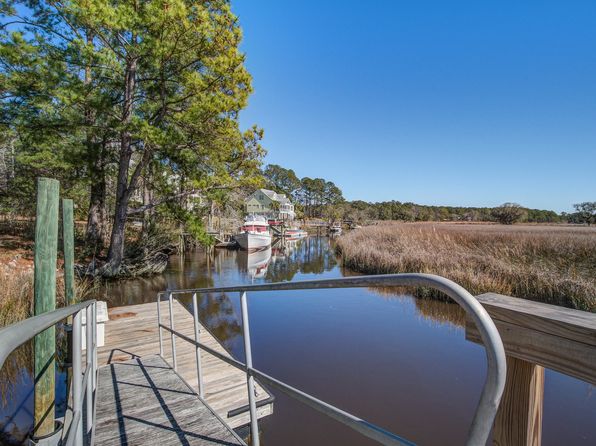 7527 Ladys Secret Ln, Awendaw, SC 29429