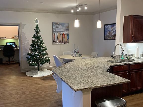 3rd image of 2151 Portlight Dr Unit 208