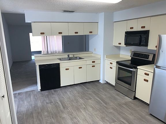 3rd image of 3678 Dehaven Dr