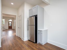 Newly Renovated Uptown Apt near Prytania St, 1 br / 1.5 ba, $1800