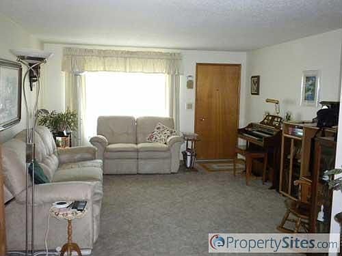 2nd image of 1155 Kennedy St