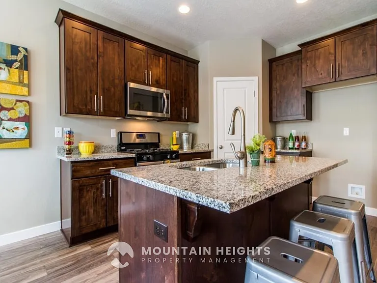 797 W Tamsin Ct — Photo 8