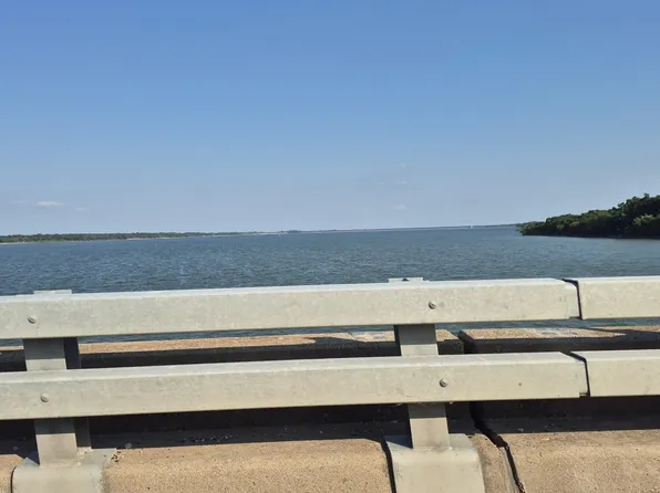 691 Farmer Rd, Ennis, TX 75119