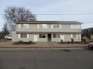 264 N 8th St, Central Point, OR 97502