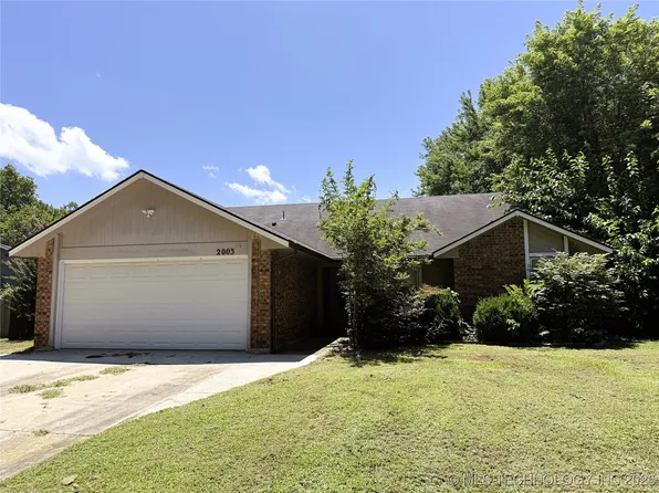 2003 Deer Run Cir, Muskogee, OK 74403