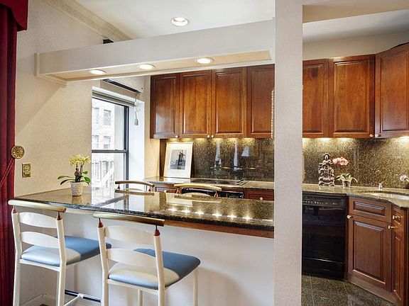 3rd image of 155 W 80th St APT 3F