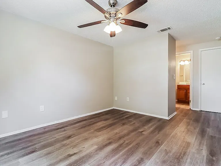14164 Fennsbury Dr — Photo 5