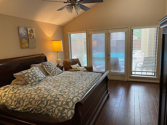 3rd image of 6518 Brentfield Dr
