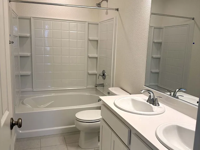 621 Cogburn Cir — Photo 18