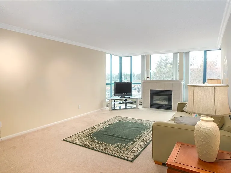 7500 Granville Ave #405 — Photo 3